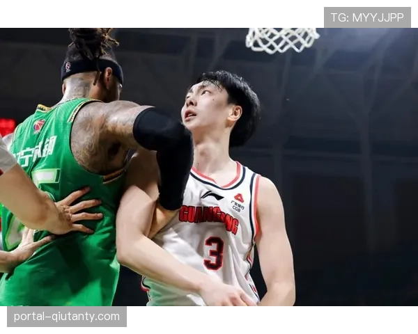 半决赛疆粤大战G3:周琦与胡明轩发生冲突,广东客场加时险胜扳回一城